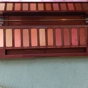 Urban Decay Naked Cherry eyeshadow palette